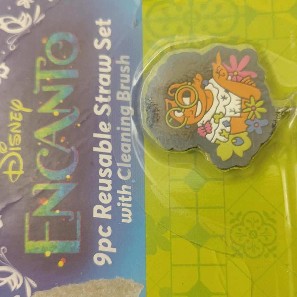 3 Disney encanto toys and 9 straws reusable